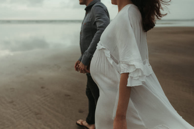 Beach pregnancy photography in Devon